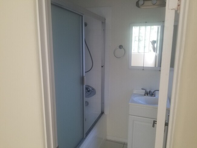 Building Photo - 210 S Moreno Dr