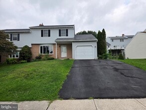 Building Photo - 945 Timber Ln