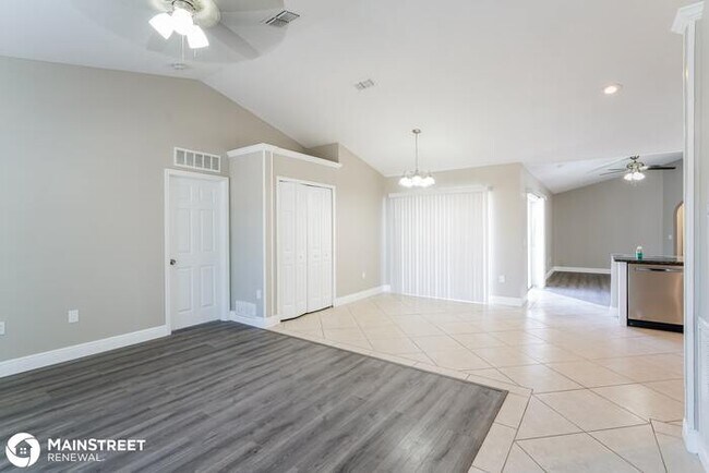 Foto del edificio - 3636 QUEENS COVE BLVD, WINTER HAVEN, FL 33880