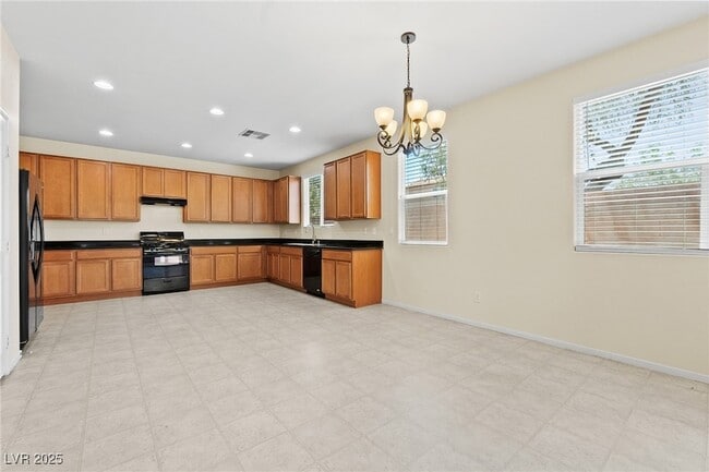Building Photo - 10581 Hamdem Ave
