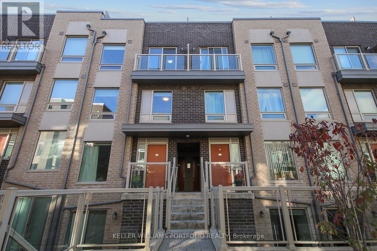 Primary Photo - 7 Applewood Ln