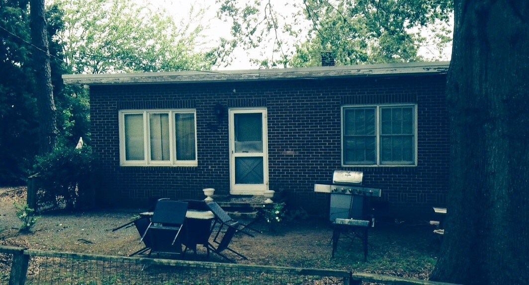 Building Photo - 318 Isley Ave