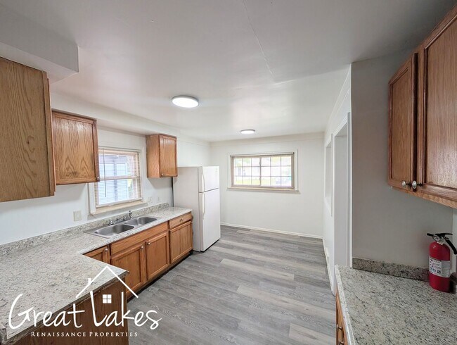 Foto del edificio - Beautiful 2 Bedroom 1 Bathroom now availab...
