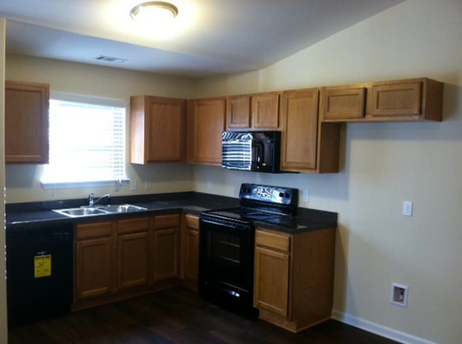 Building Photo - 30 Miller Park Cir