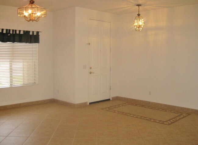 Foto del edificio - 1042 E Canyon Way