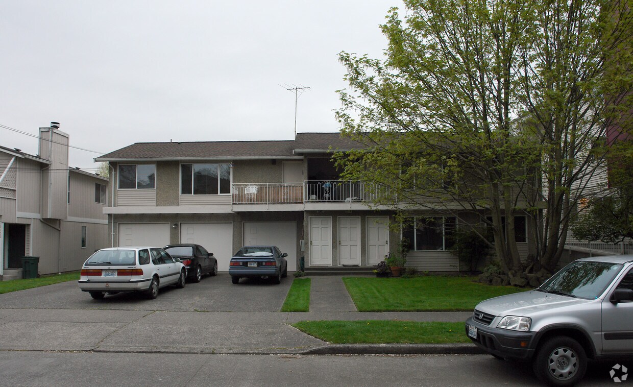 Primary Photo - 9524-9528 Interlake Ave