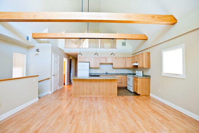 Foto del edificio - 3255 N Oakland Ave