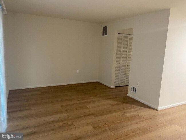Foto del edificio - 10175 Irongate Way