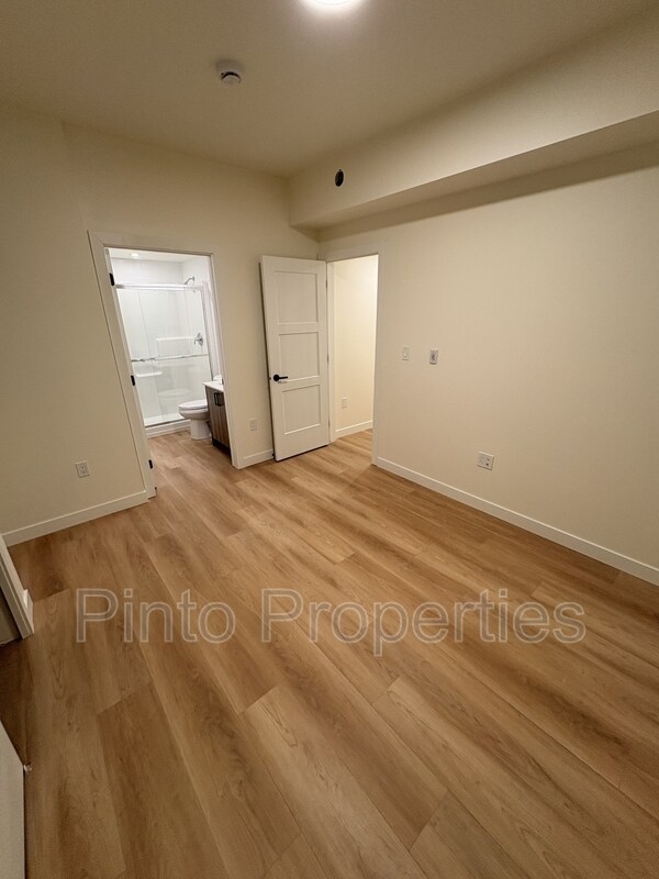 Photo du bâtiment - 8615-8108 108 St NW