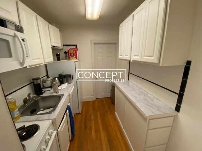 Building Photo - 45 Westland Ave