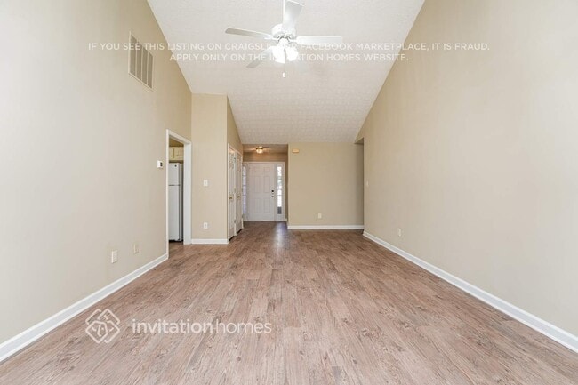 Foto del edificio - 975 James Ridge Dr