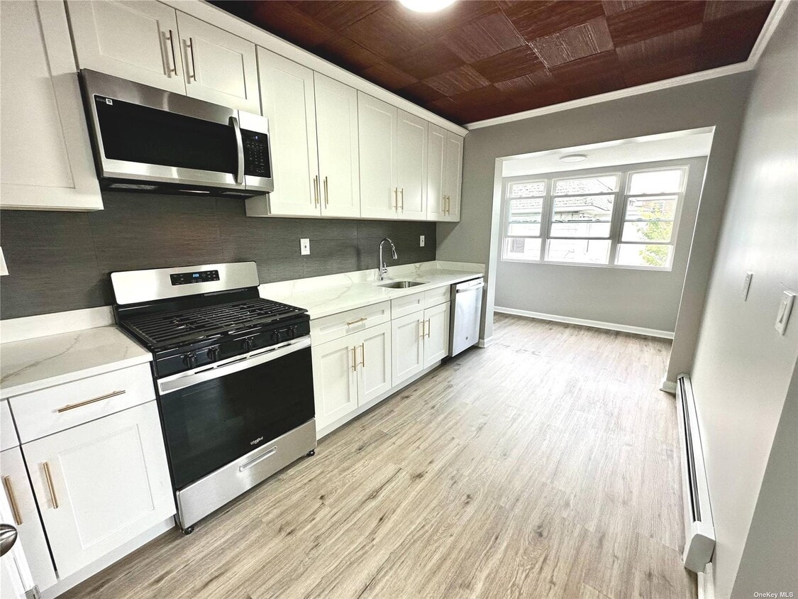 21349 39th Ave Unit 2 Fl, Queens, NY 11361 Room for Rent in Queens