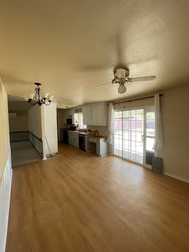 Foto del edificio - 302 E Harriet Ave