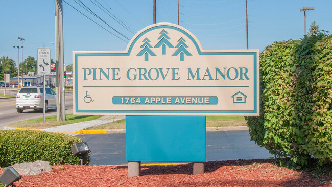 Foto del edificio - Pine Grove Manor