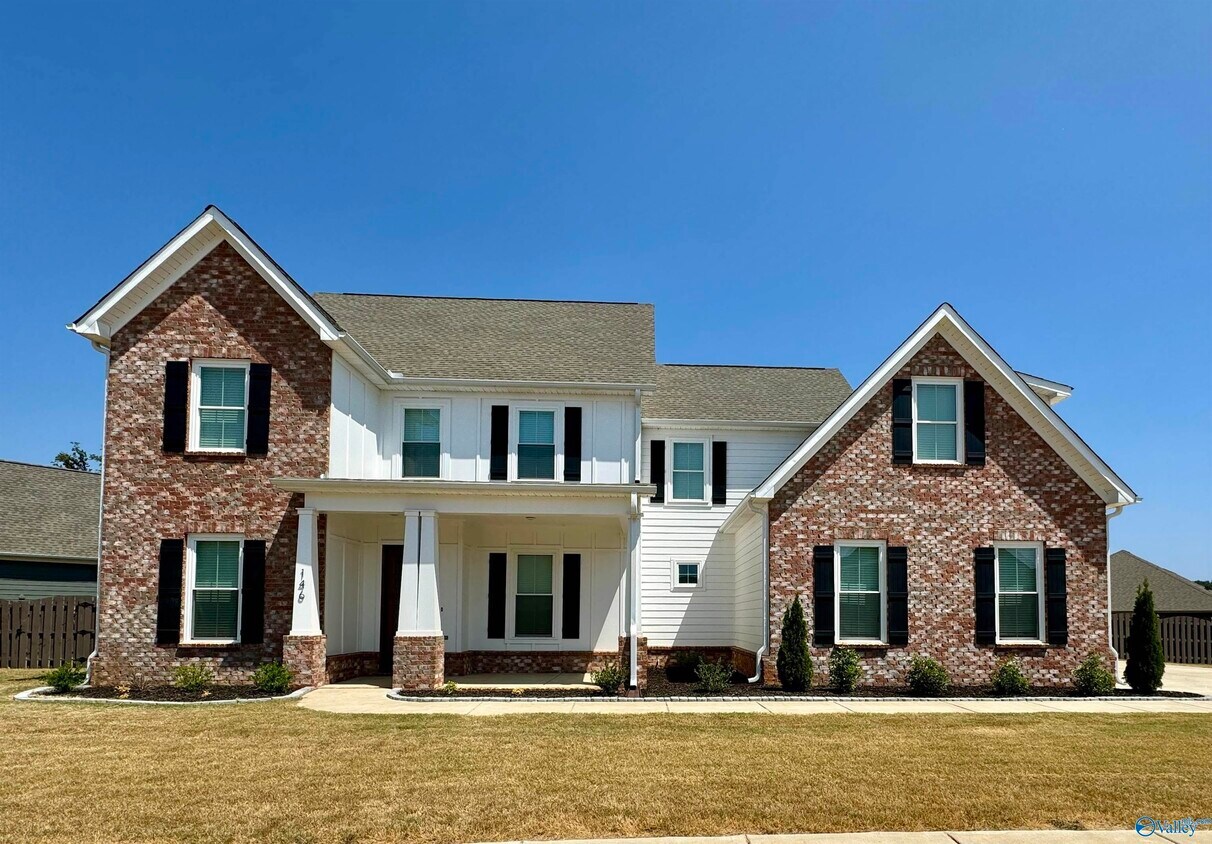 Primary Photo - 146 Pembridge Ln