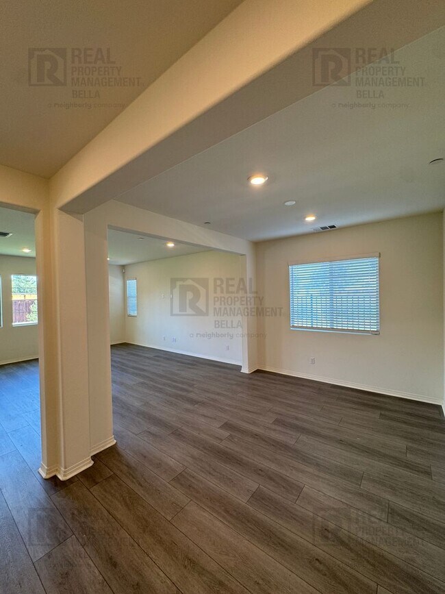 Foto del edificio - Cul-De-Sac Home in Heritage Lake Featuring Downstairs Bedroom & Bath + Loft