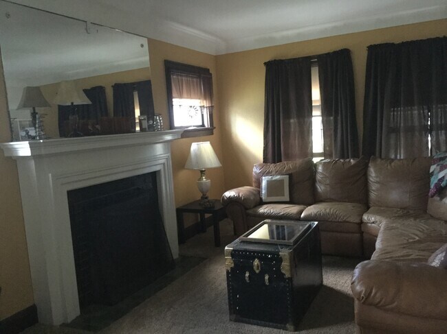 Foto del edificio - 1823 E 5th St