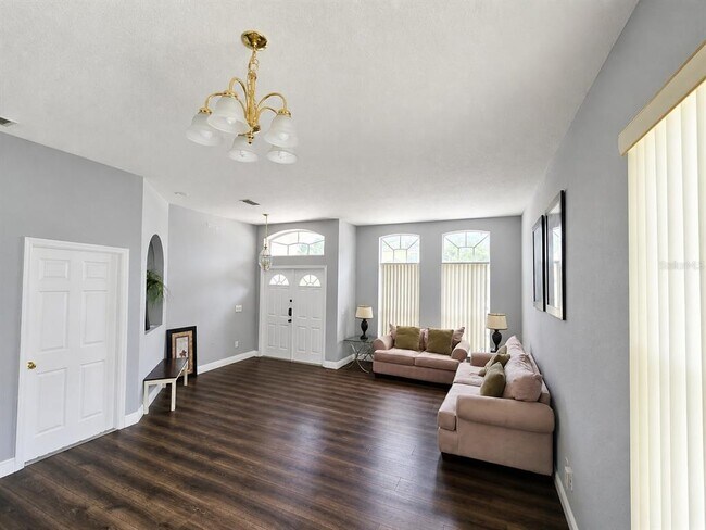 Building Photo - 205 Gleneagles Dr