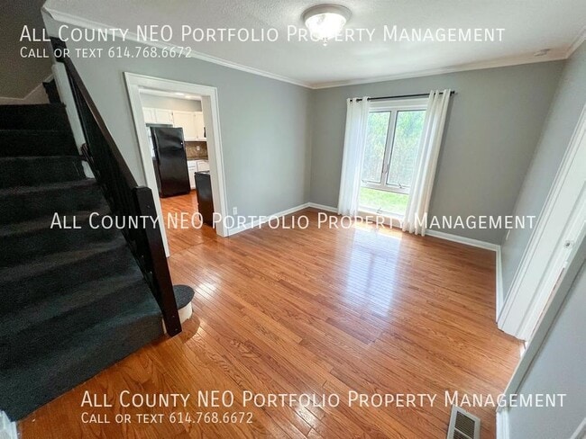 Building Photo - 5 Bedroom UA Home On A Corner Lot