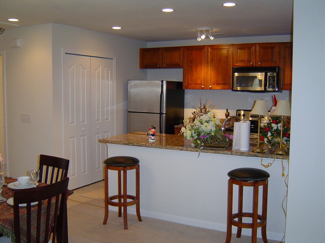 1958 Devinci Dr, Toledo, OH 43615 Condo for Rent in Toledo, OH