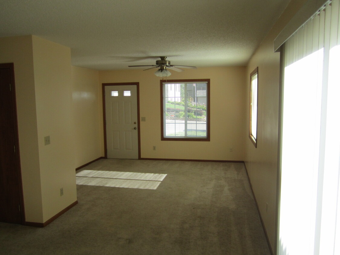 Building Photo - 1183 Ashley Dr