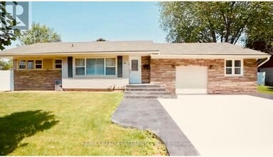 Building Photo - 10 Draper Dr