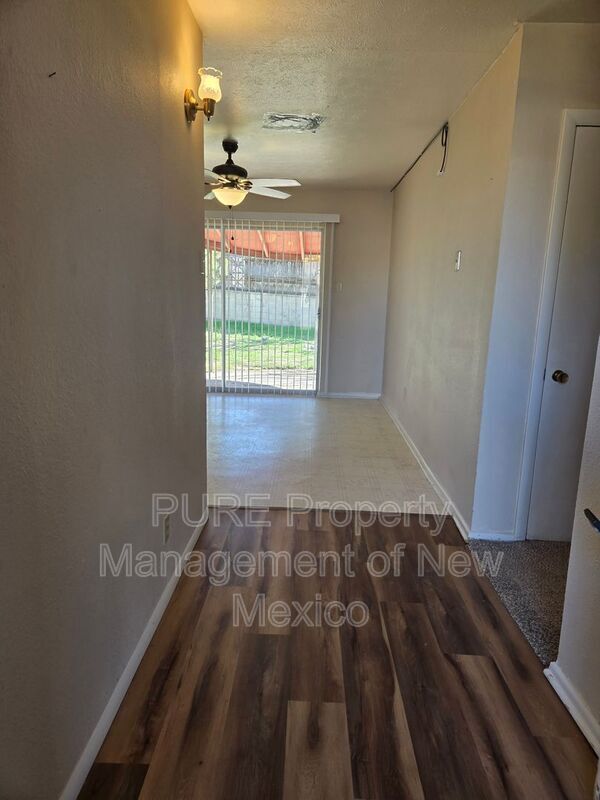Building Photo - 4208 Wilshire Dr