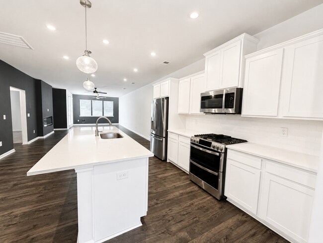 Foto del edificio - 717 Isleworth Ln
