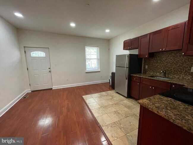 Building Photo - 1134 W Dauphin St