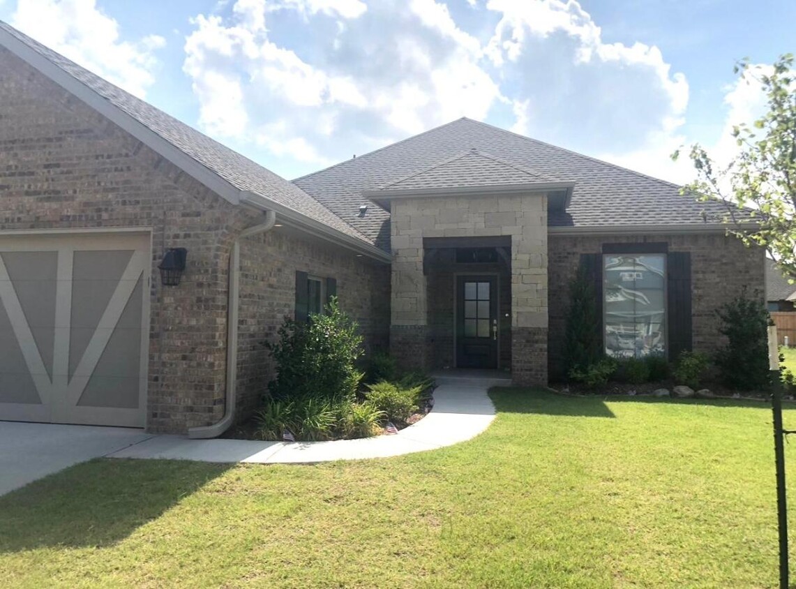 Foto principal - 4605 McCann Ave