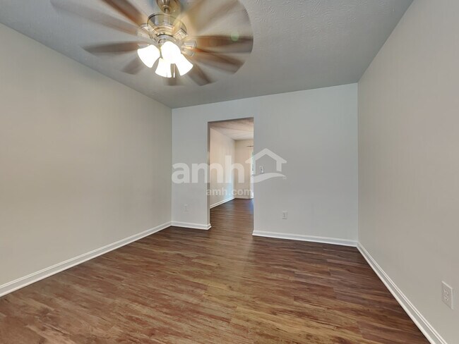 Foto del edificio - 7015 Glenburn Drive