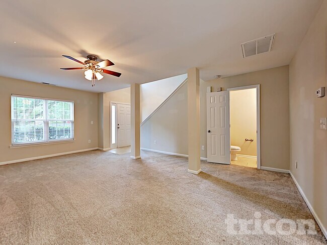 Foto del edificio - 5415 Kiev Dr