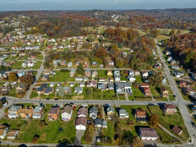 Aliquippa is a family neighborhood with many older homes sitting on comfortably sized lots.