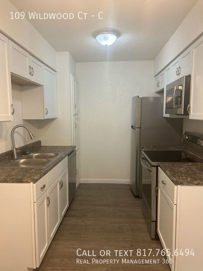 Foto del edificio - 109 Wildwood Ct