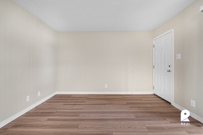 Building Photo - 2602 21st St N