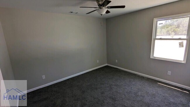 Foto del edificio - 1474 Kelly Dr