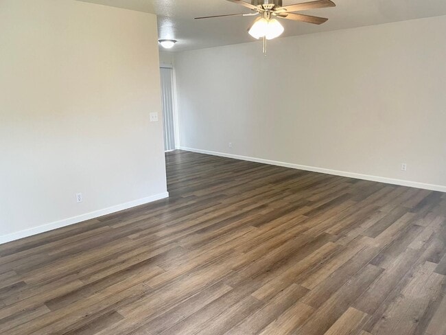 Foto del edificio - 363 Florinda St