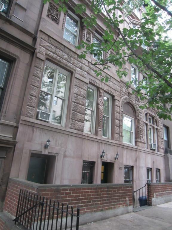 Foto del edificio - 107 W 69th St
