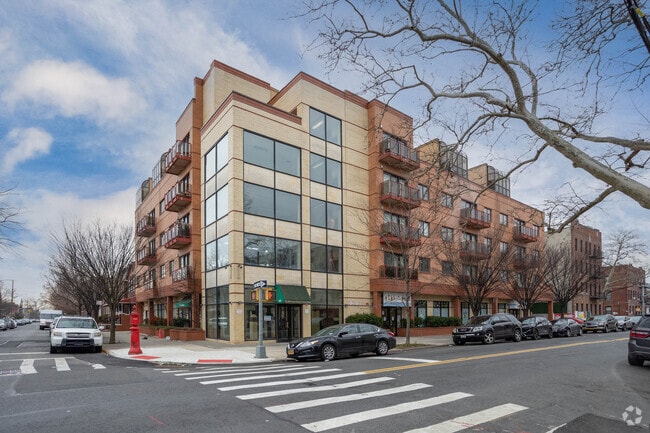 Building Photo - 900 Lenox Rd