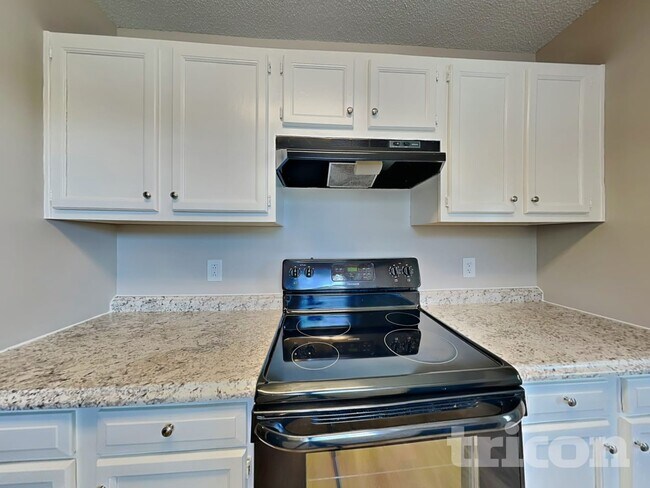 Building Photo - 5119 Daffodil Ln