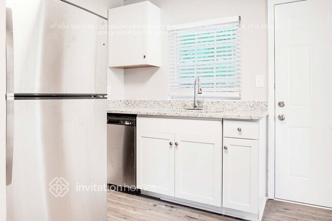 Foto del edificio - 982 Hutchens Rd SE