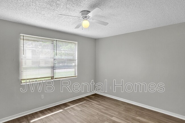 Foto del edificio - 473 Bentwood Ln