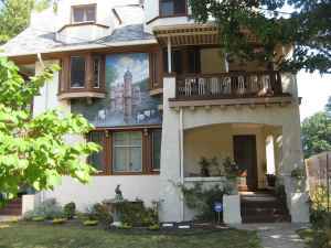 Located in the beloved Blenheim, it's such a unique and well loved building. - 334 Thrall St