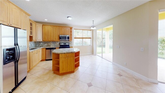 Foto del edificio - 897 Briar Ridge Rd
