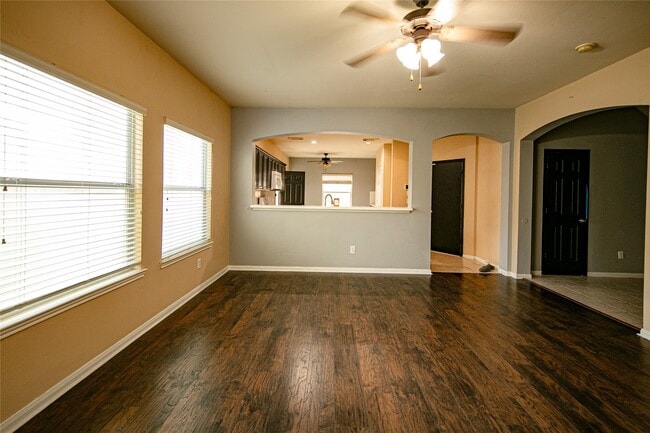 Foto del edificio - 2911 Quail Hawk Dr