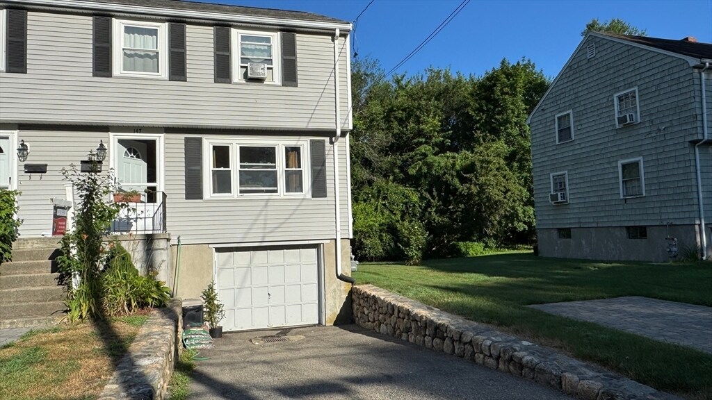 Foto principal - 147 Maple St