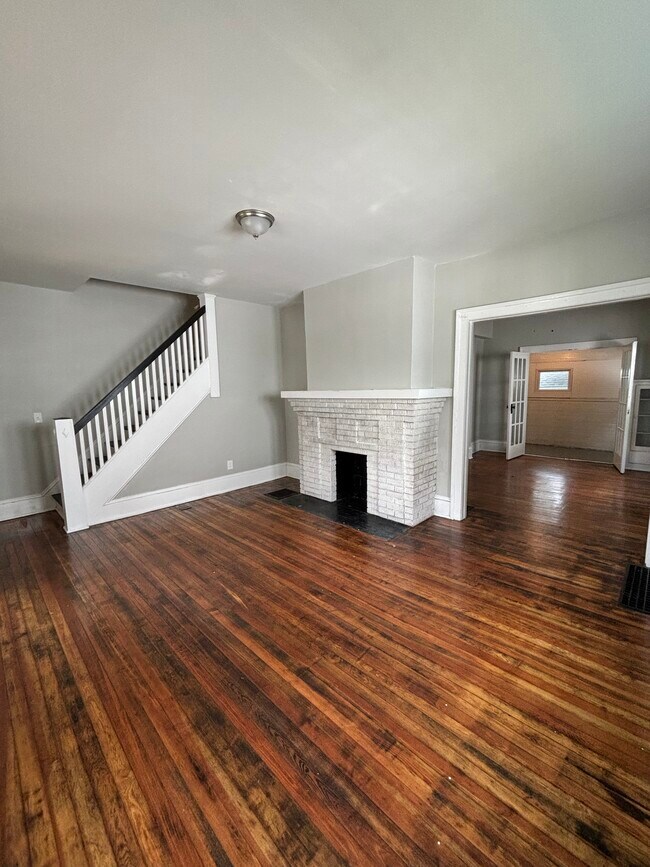 Foto del edificio - 554 E Cecil St