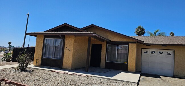 Foto del edificio - 4744 Westridge Dr