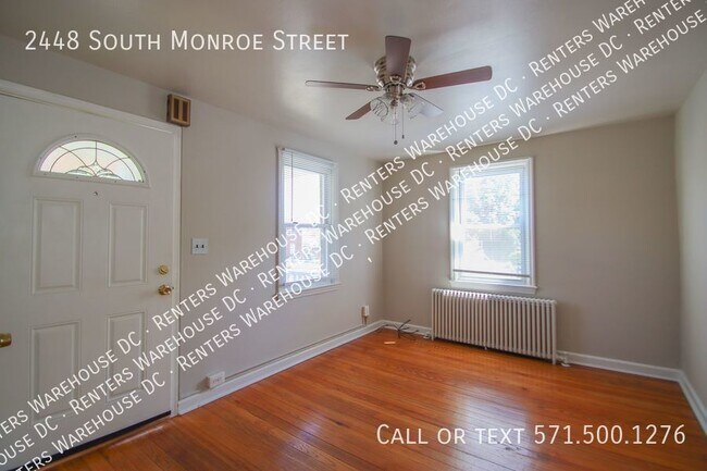 Building Photo - Move in ready! 2Bd/2Bth 3-level brick home...