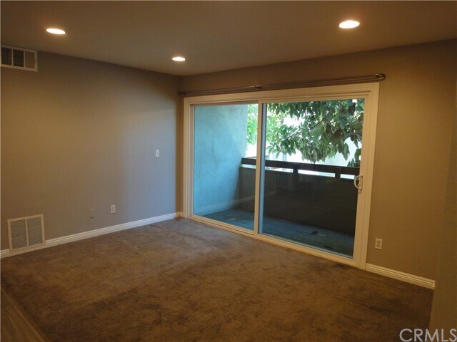 Building Photo - 2511 W Sunflower Ave